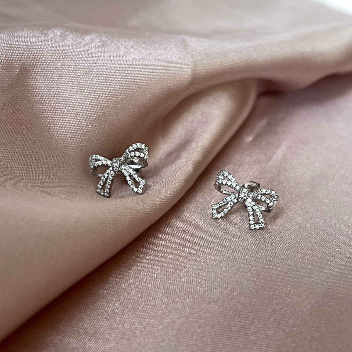 [Kismet Jewels ]Dainty Bow Shape Earrings