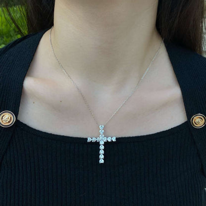 [Kismet Jewels ]Radiant Cross Shape Necklace