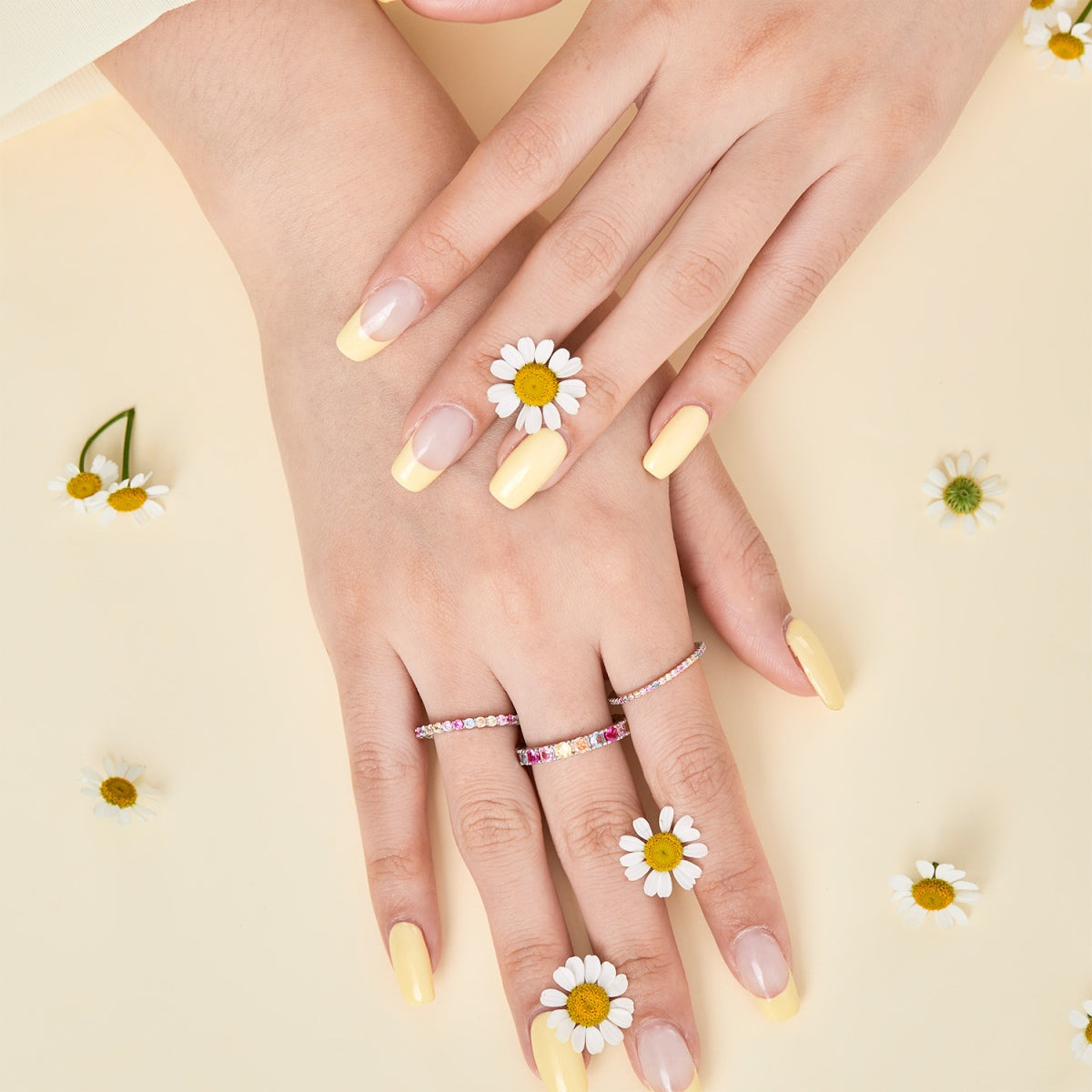 [Kismet Jewels ]Ornate Colorful Round Cut Tennis Ring