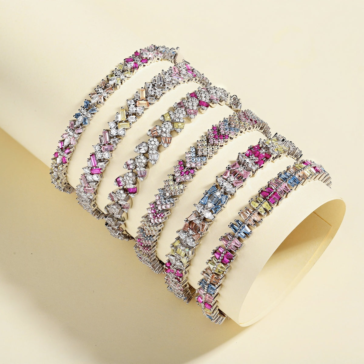 [Kismet Jewels ]Sparkling Exquisite Multi Cut Party Bracelet