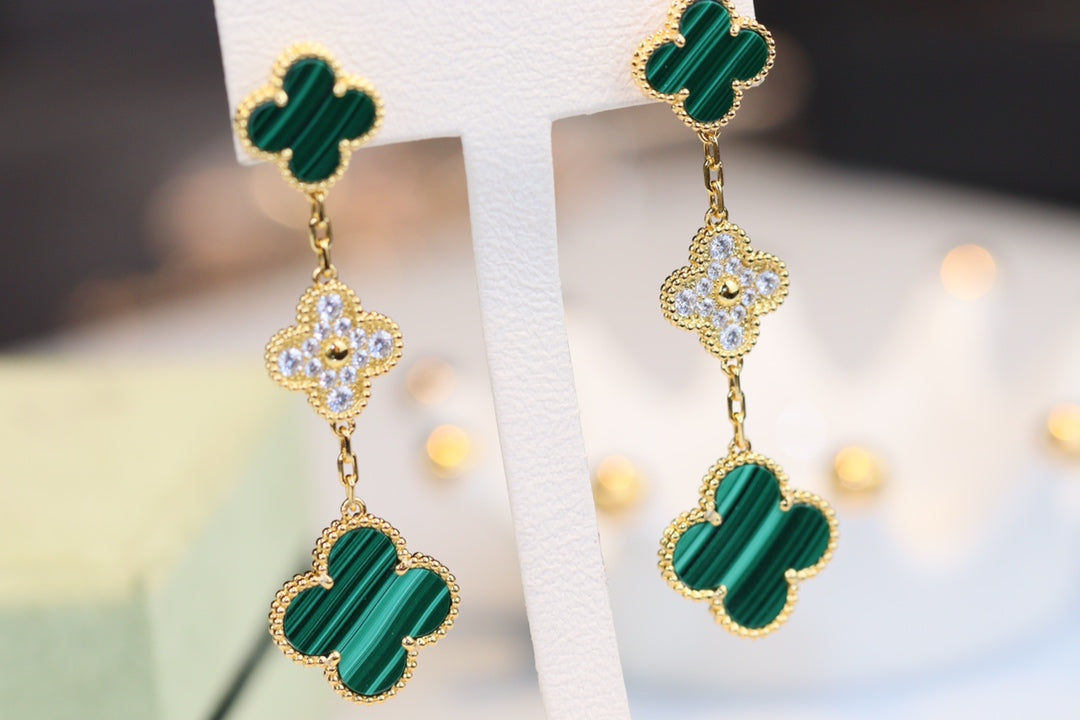[Kismet Jewels ]CLOVER EARRINGS GOLD MALACHITE DIAMOND 3 MOTIF