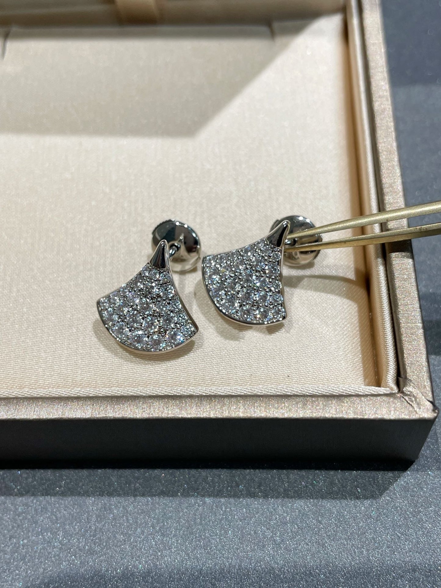 [Kismet Jewels ]DREAM STUD EARRINGS DIAMOND