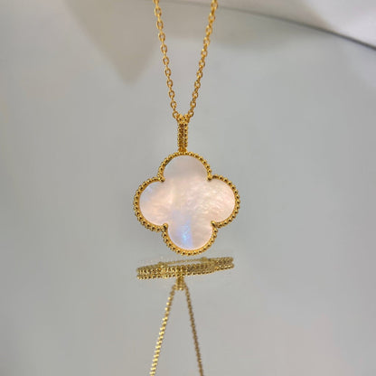 [Kismet Jewels ]CLOVER 25MM MOP LARGE PENDANT NECKLACE