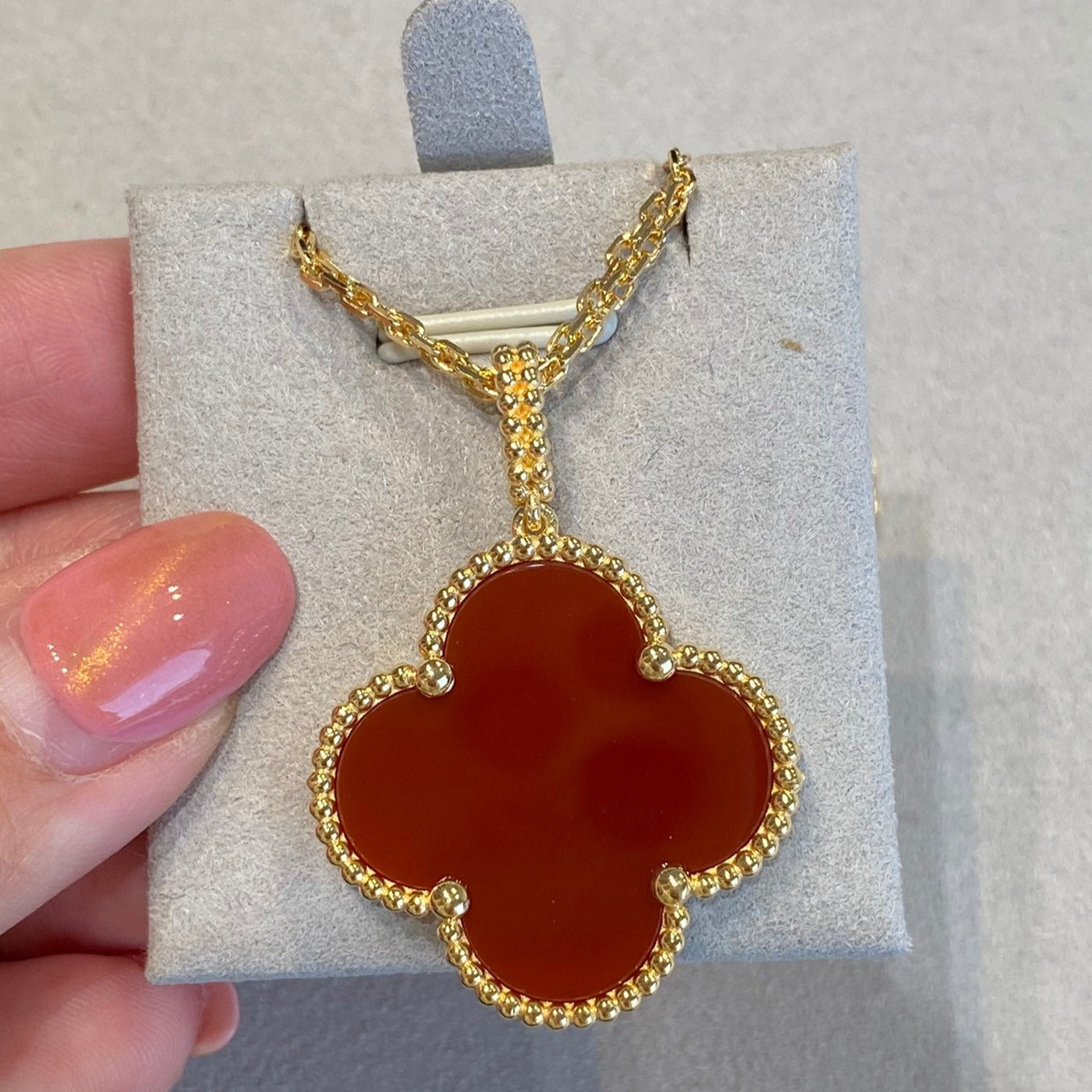 [Kismet Jewels ]CLOVER 25MM NECKLACE GOLD CARNELIAN