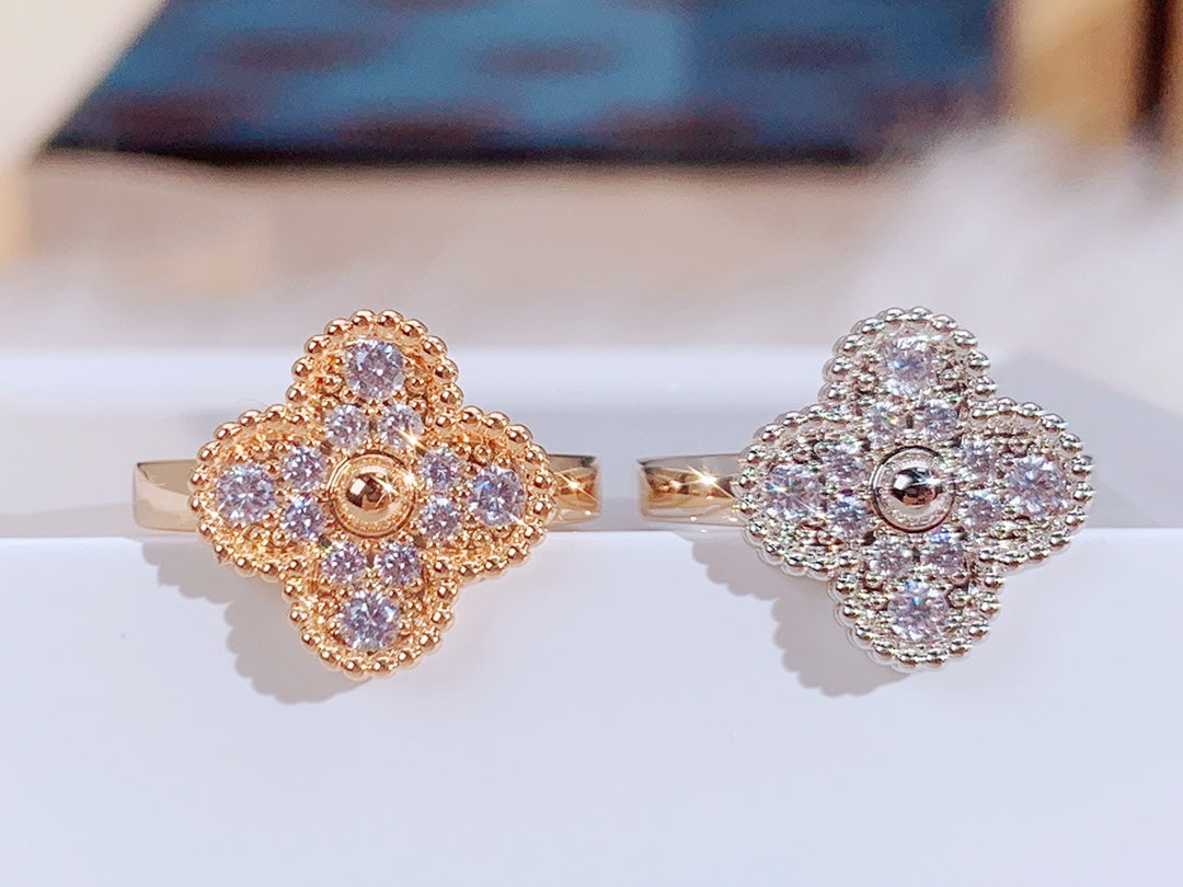 [Kismet Jewels ]CLOVER DIAMOND RING