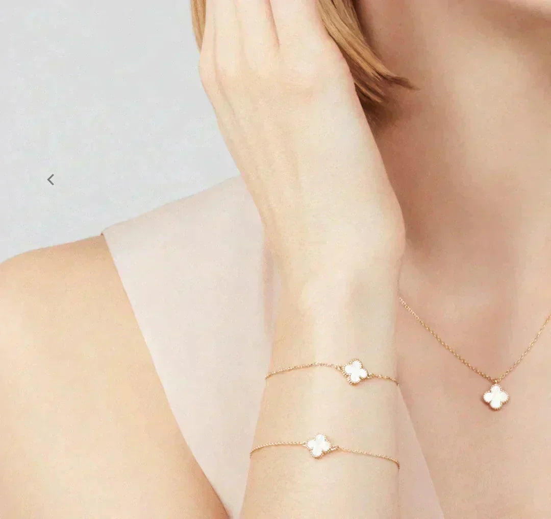 [Kismet Jewels ]CLOVER MINI 9.5MM WHITE MOTHER-OF-PEARL NECKLACE