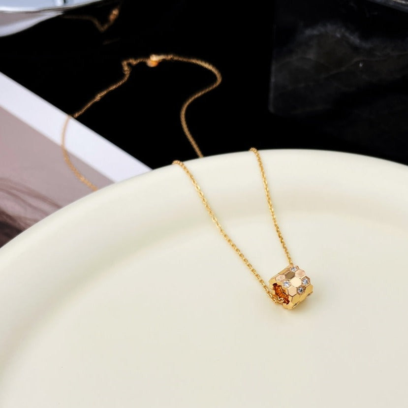 [Kismet Jewels ]BEE MINI PEDANT DIAMOND NECKLACE