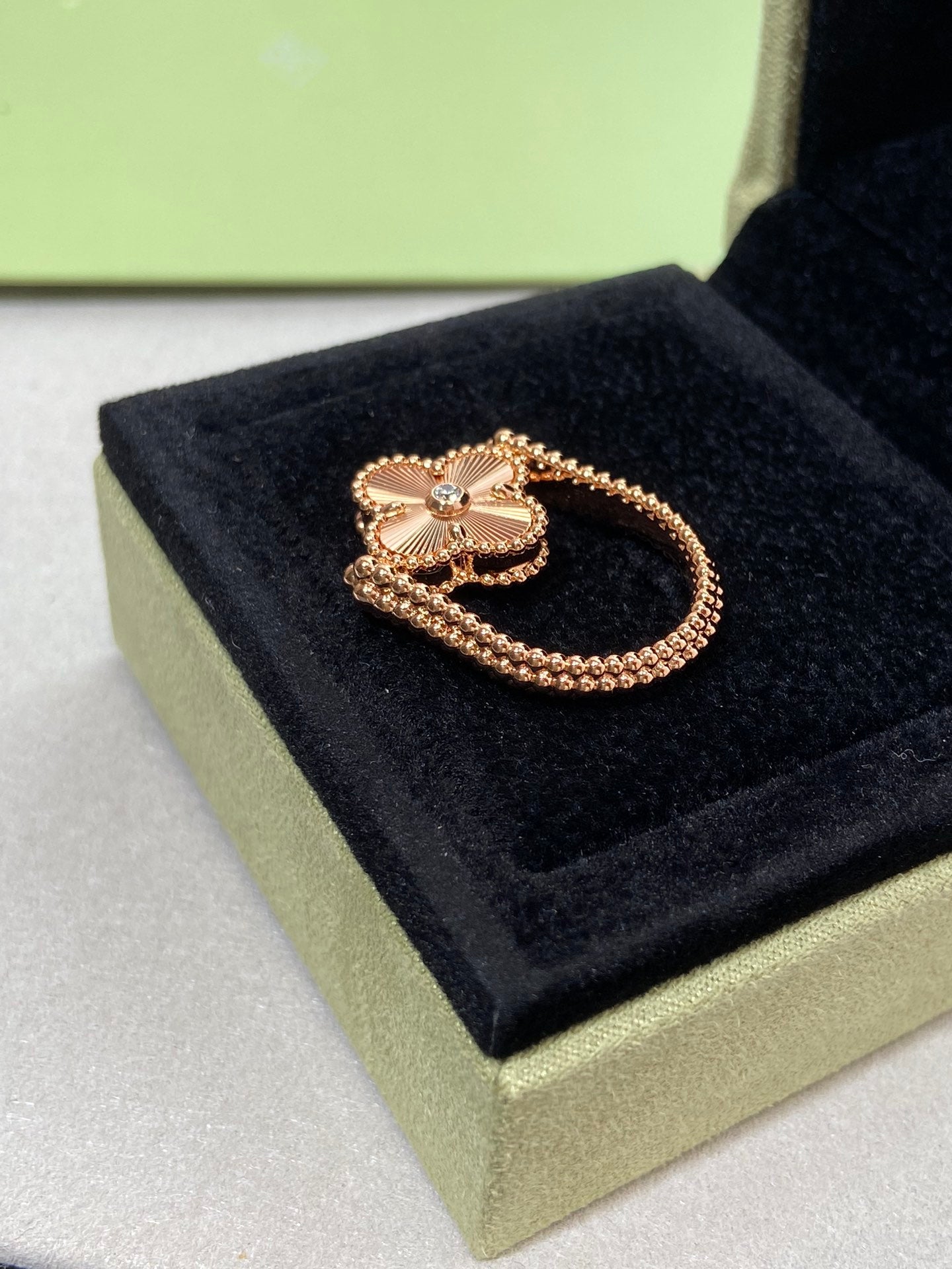 [Kismet Jewels ]CLOVER RIVERSIBLE ROSE GOLD RING