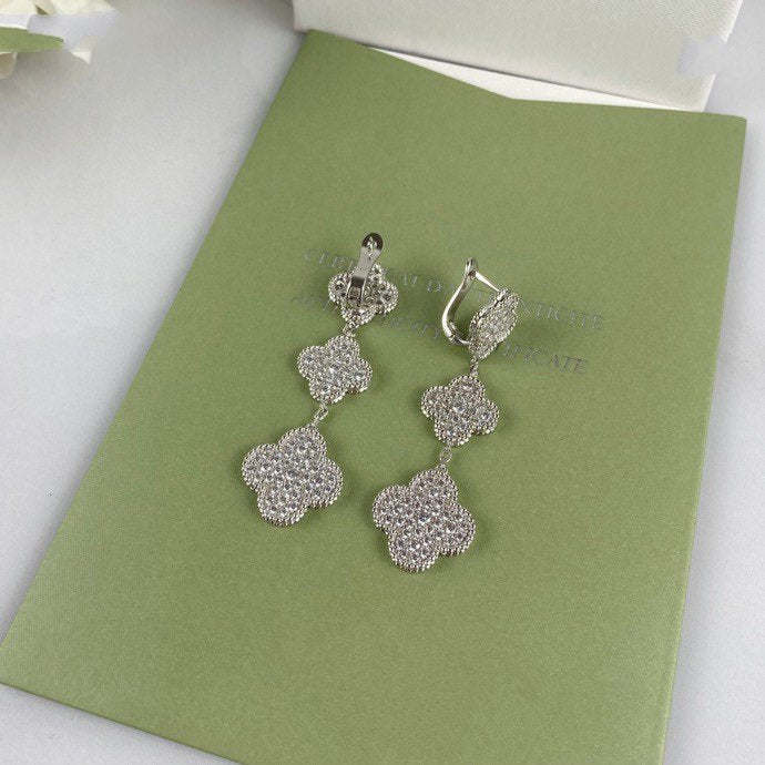 [Kismet Jewels ]CLOVER 3 MOTIF DIAMOND SILVER DROP EARRINGS