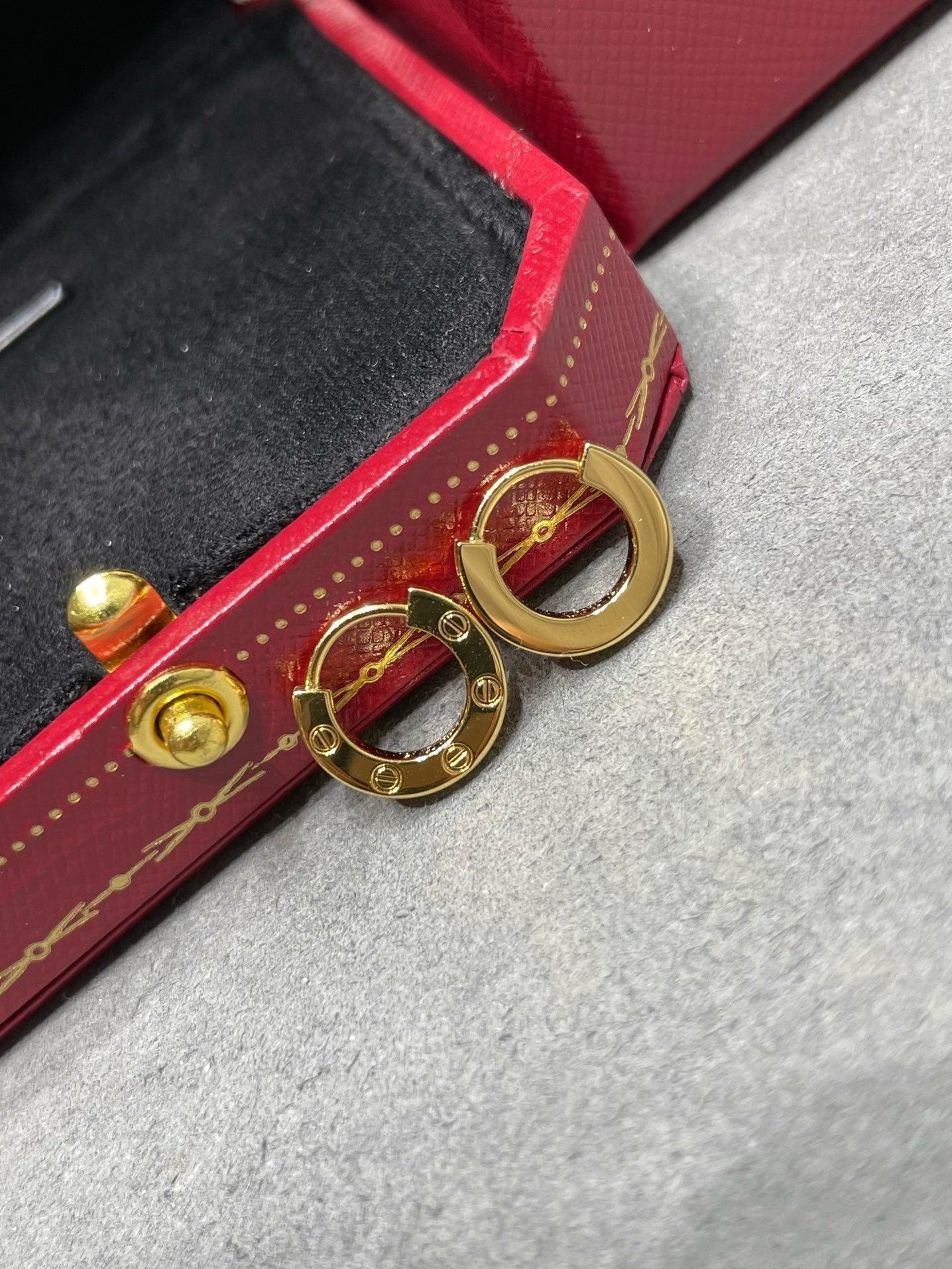 [Kismet Jewels ]LOVE MINI EARRINGS