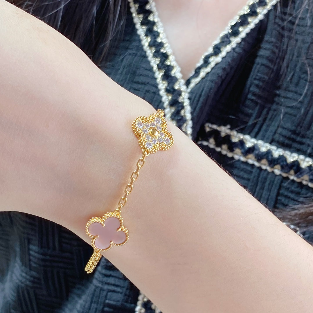 [Kismet Jewels ]CLOVER 5 MOTIF DIAMOND PINK MOP PINK GOLD BRACELET