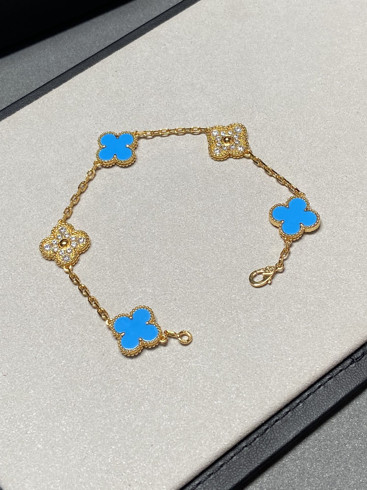 [Kismet Jewels ]CLOVER 5 MOTIF BLUE CHALCEDONY DIAMOND GOLD BRACELET