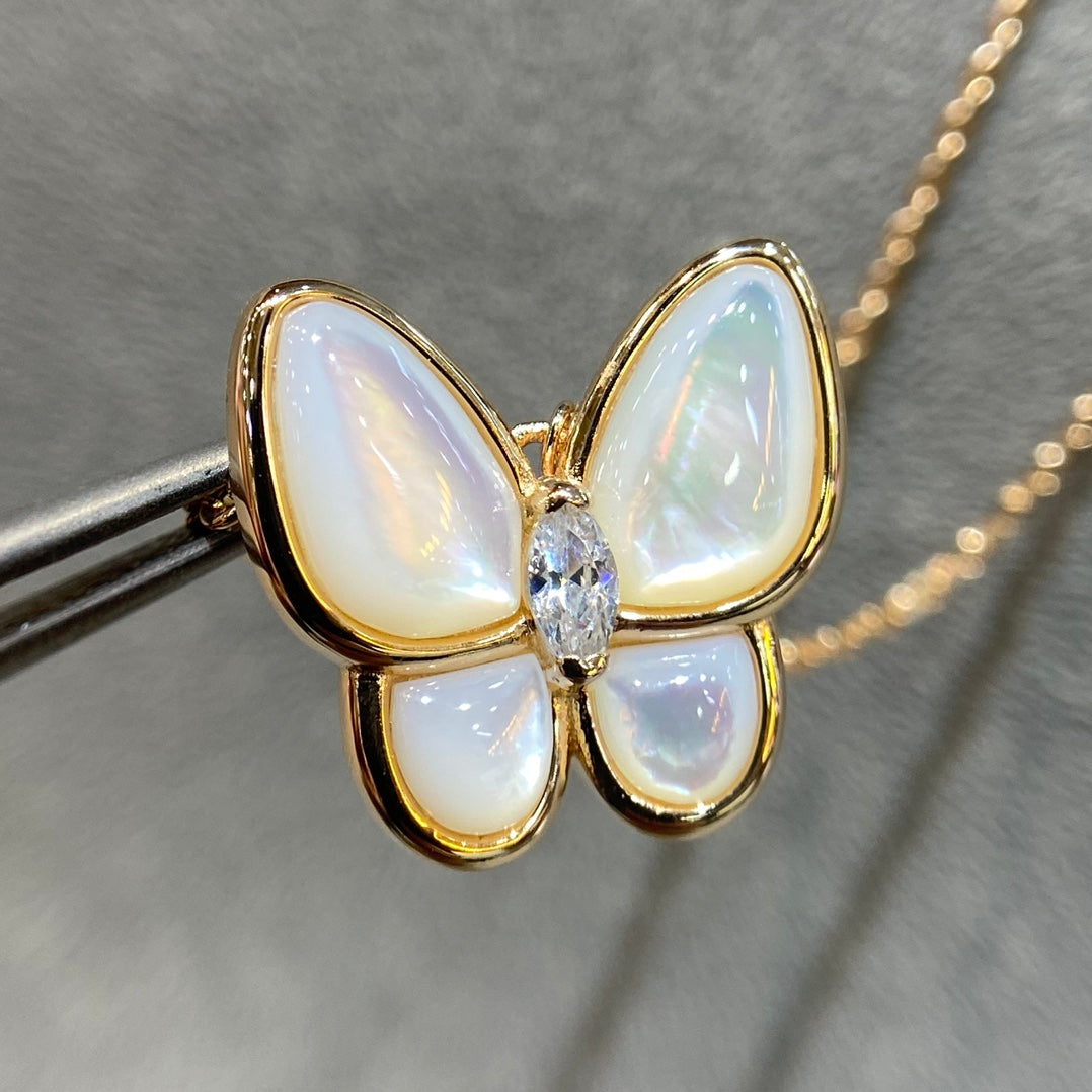 [Kismet Jewels ]BUTTERFLY MOP DIAMOND NECKLACE