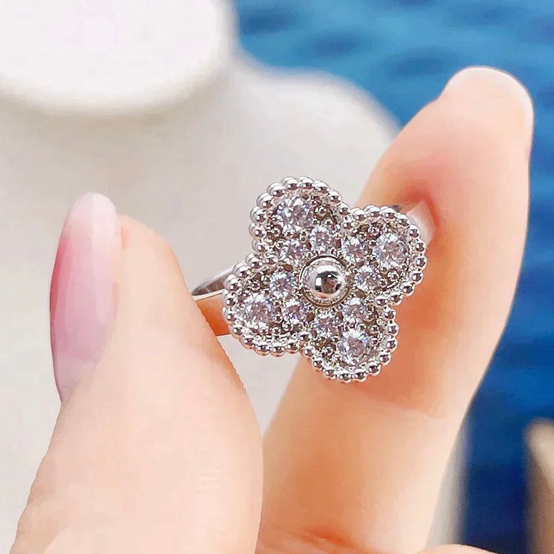 [Kismet Jewels ]CLOVER DIAMOND RING