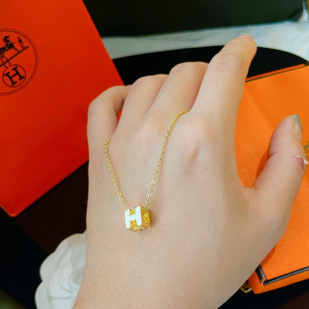 [Kismet Jewels ]H WHITE SQUARE GOLD NECKLACE