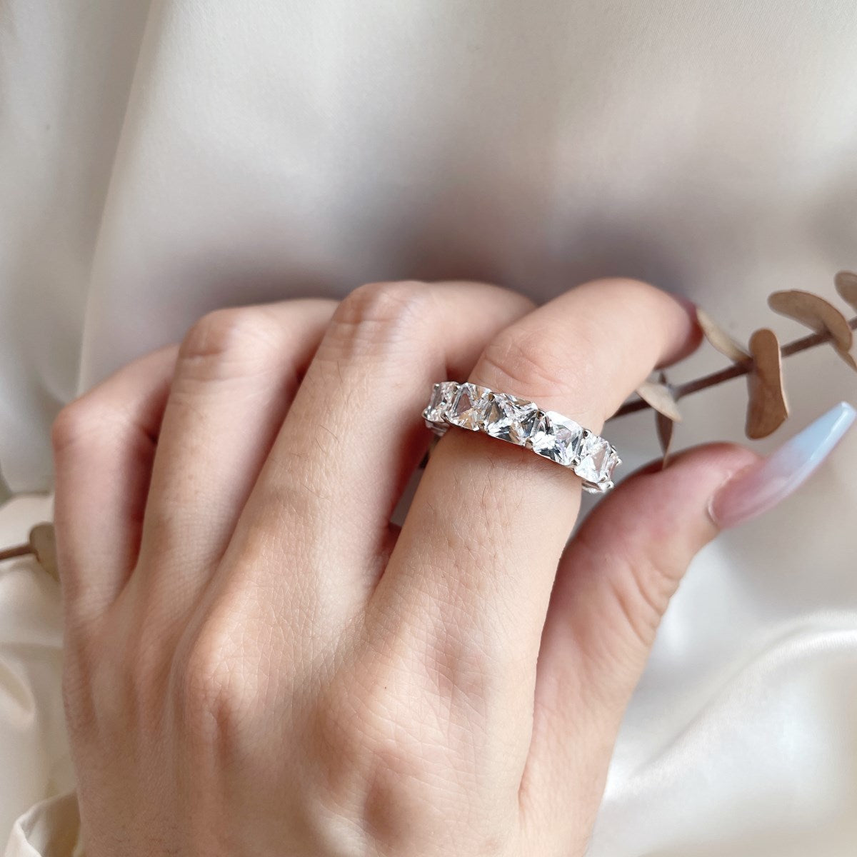 [Kismet Jewels ]Elegant Princess Cut Tennis Ring