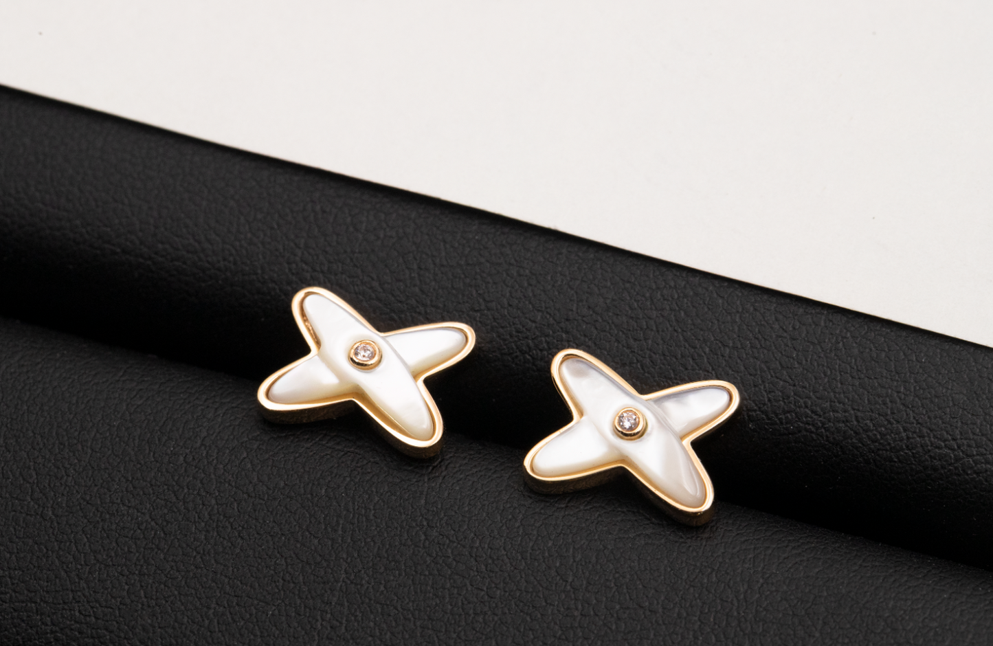 [Kismet Jewels ]JEUX DE WHITE MOP PINK GOLD DIAMOND EARRINGS