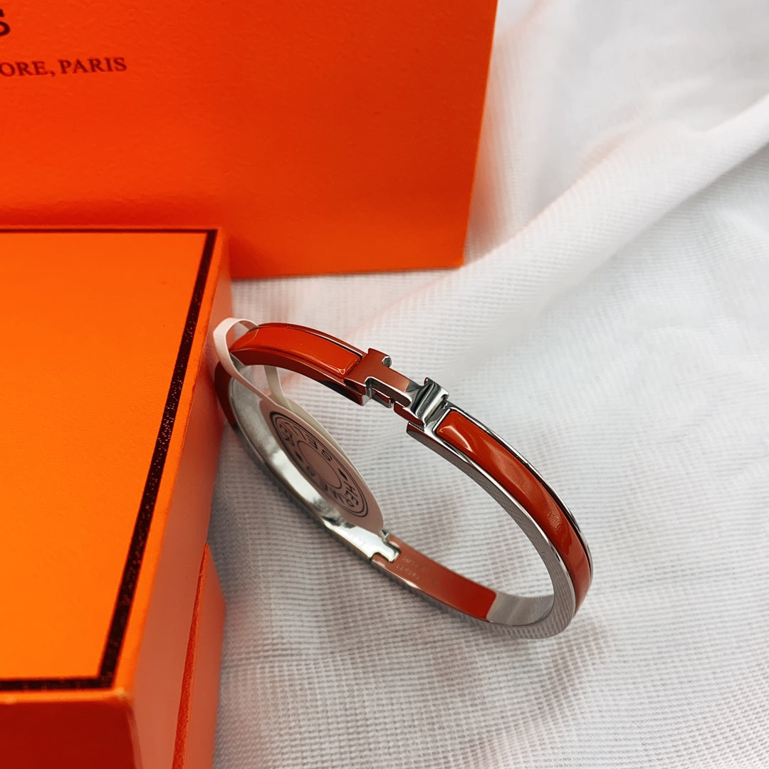 [Kismet Jewels ]CLASSIC HM CLIC RED 8MM ENAMEL BRACELET