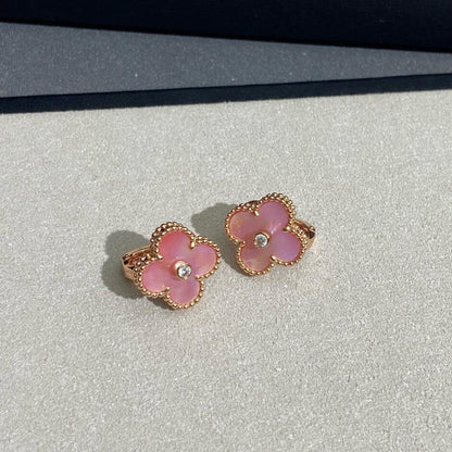 [Kismet Jewels ]CLOVER MEDIUM 1 DIAMOND PINK EARRINGS